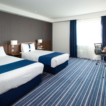 Holiday Inn Express Cambridge Duxford M11 Jct 10 By Ihg Extérieur photo