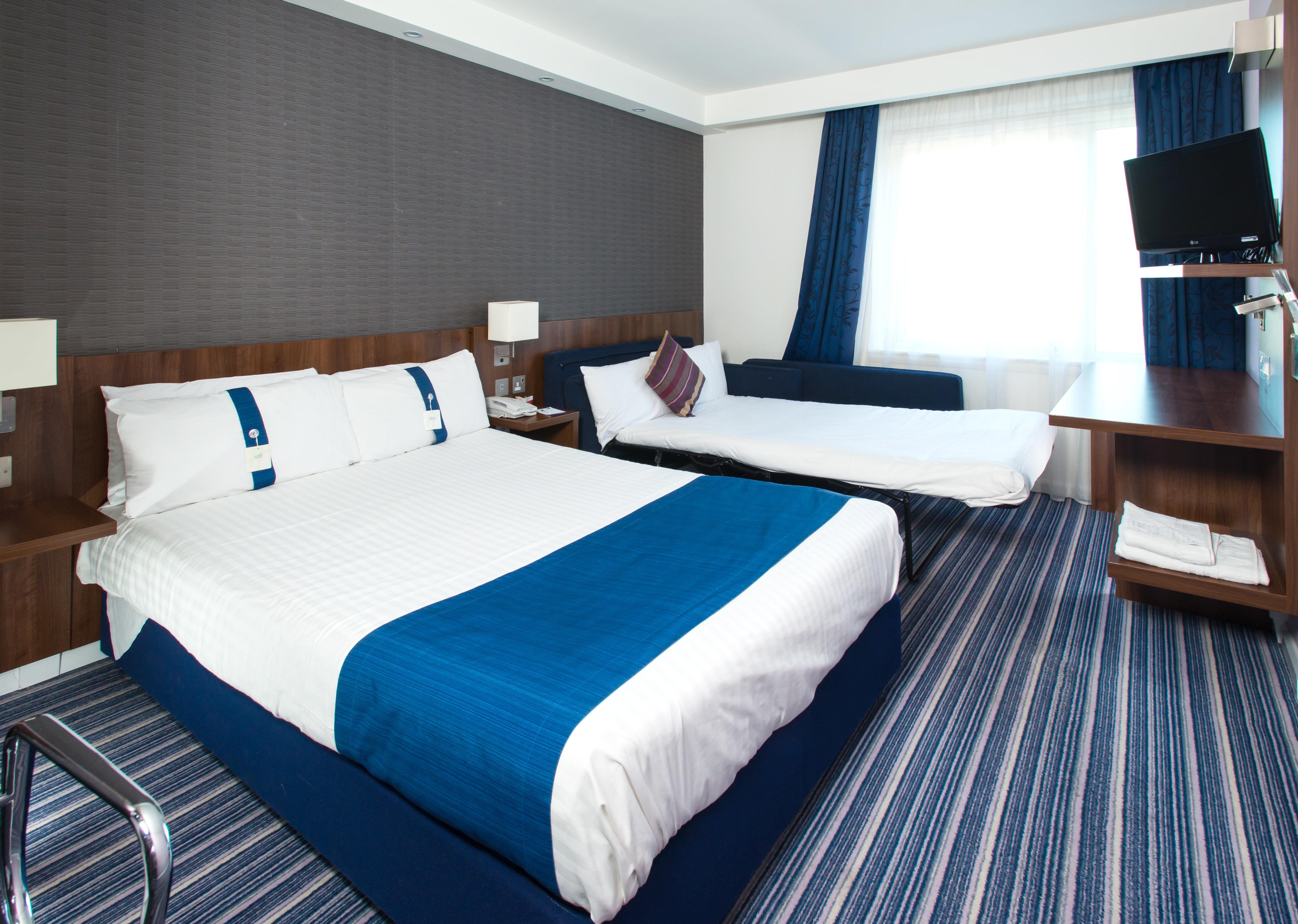 Holiday Inn Express Cambridge Duxford M11 Jct 10 By Ihg Extérieur photo