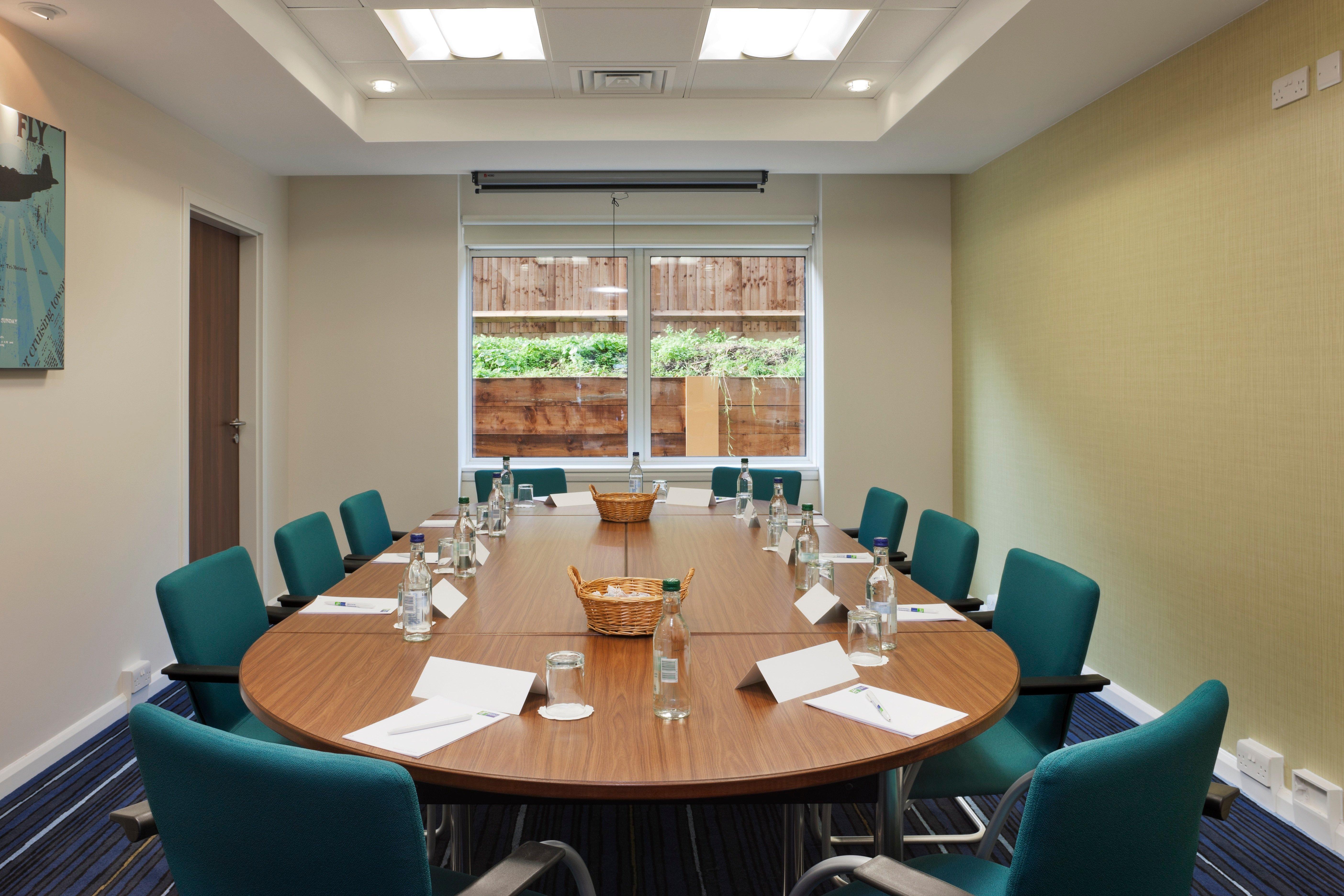 Holiday Inn Express Cambridge Duxford M11 Jct 10 By Ihg Extérieur photo