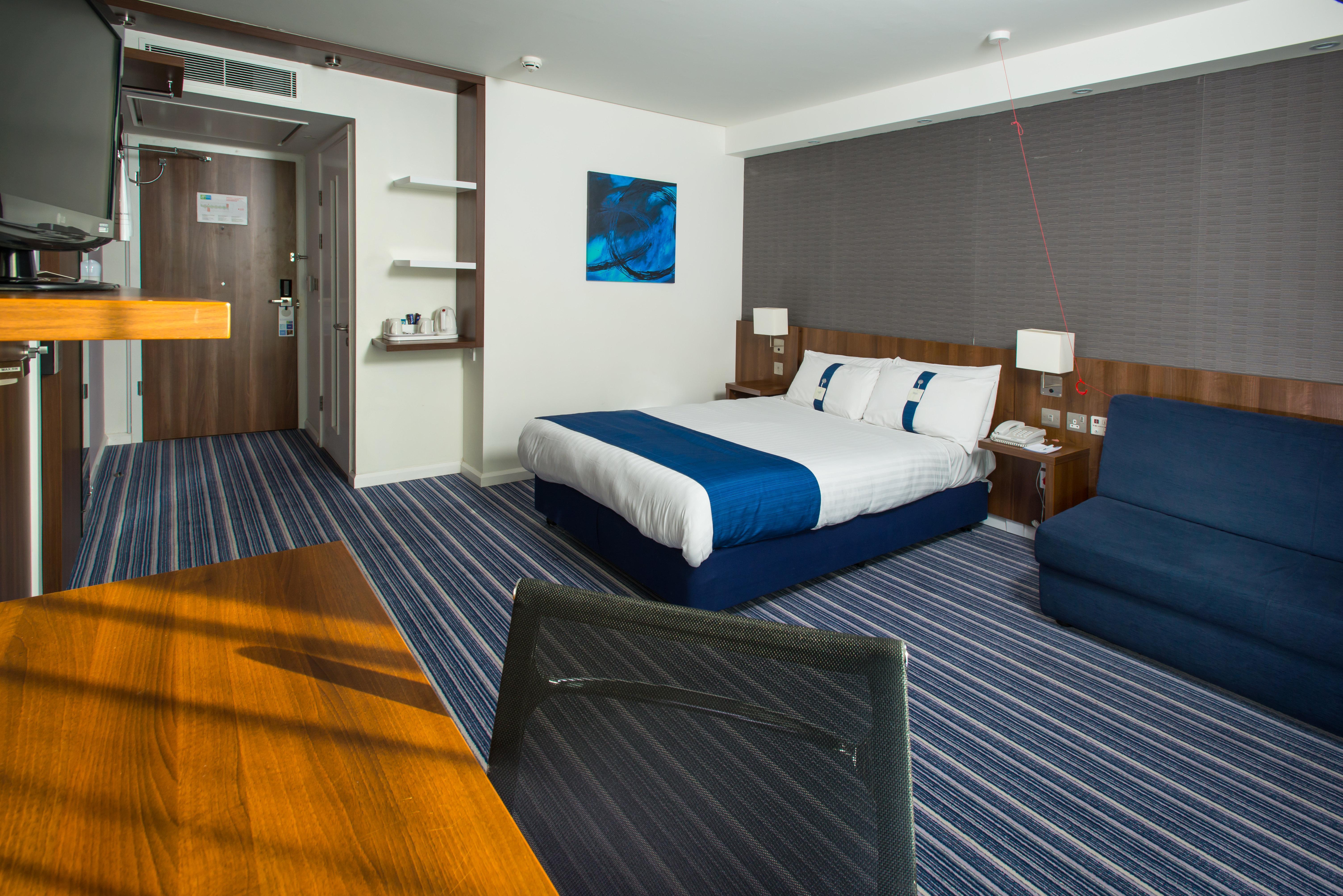 Holiday Inn Express Cambridge Duxford M11 Jct 10 By Ihg Extérieur photo