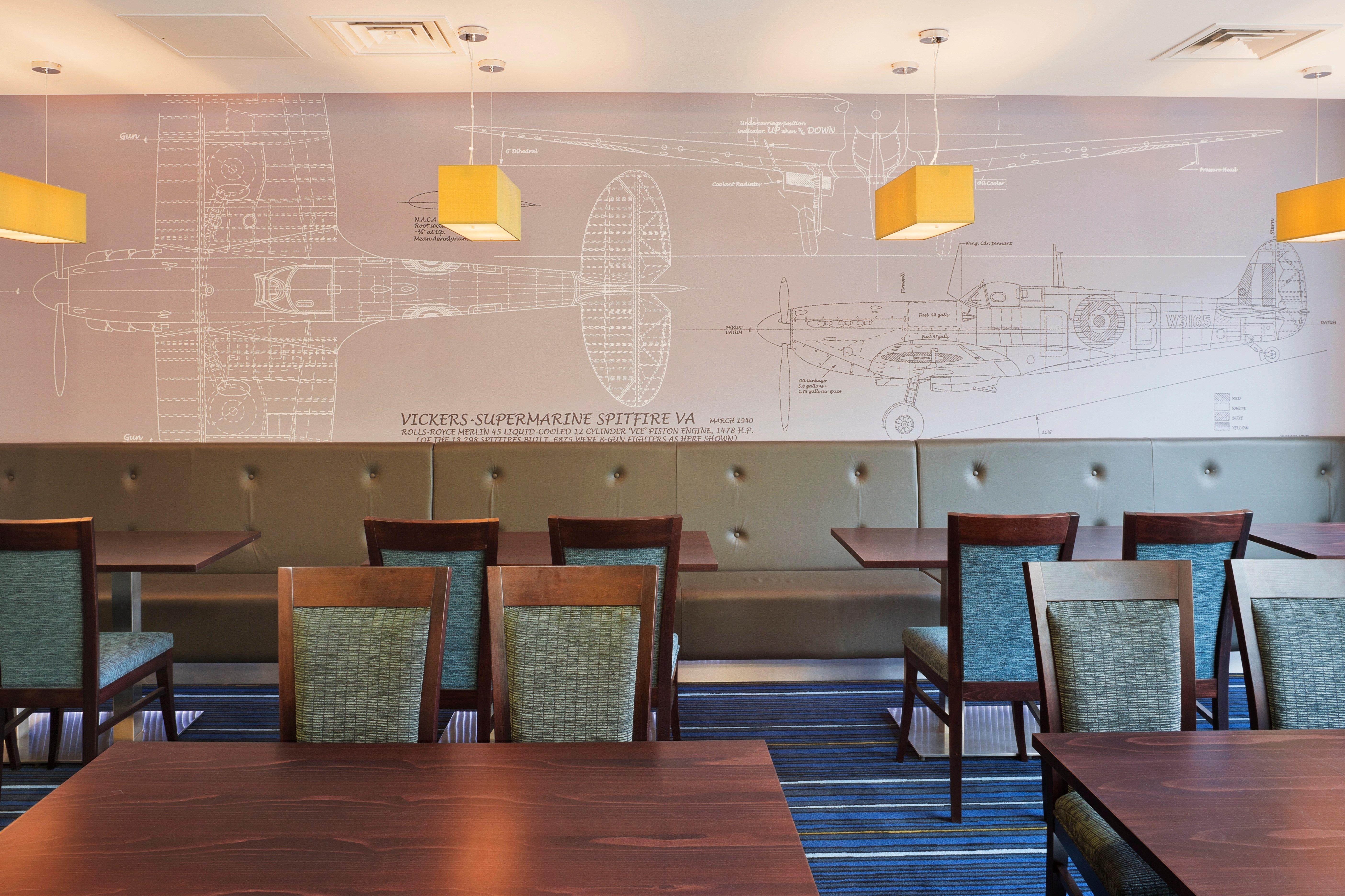 Holiday Inn Express Cambridge Duxford M11 Jct 10 By Ihg Extérieur photo