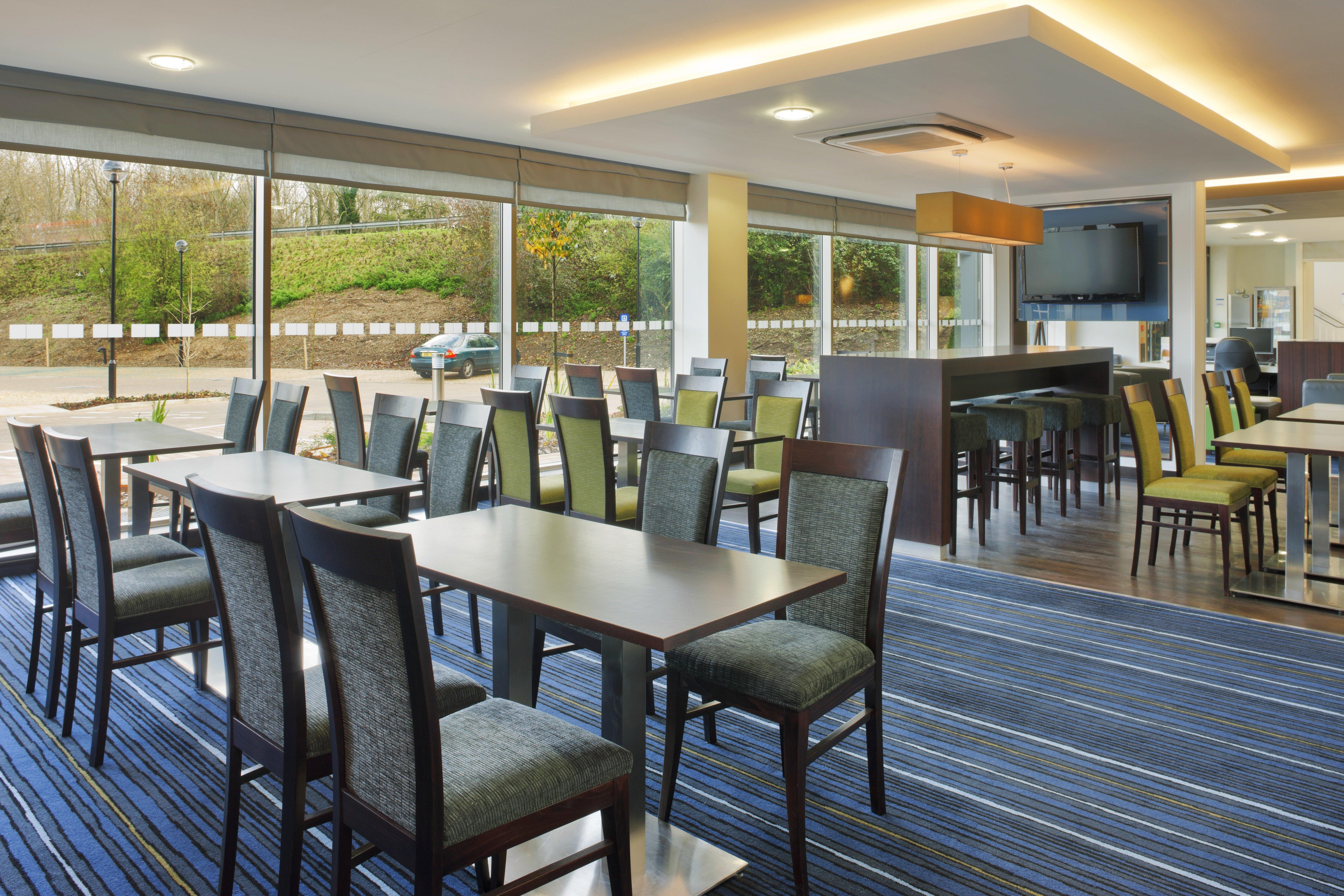 Holiday Inn Express Cambridge Duxford M11 Jct 10 By Ihg Extérieur photo