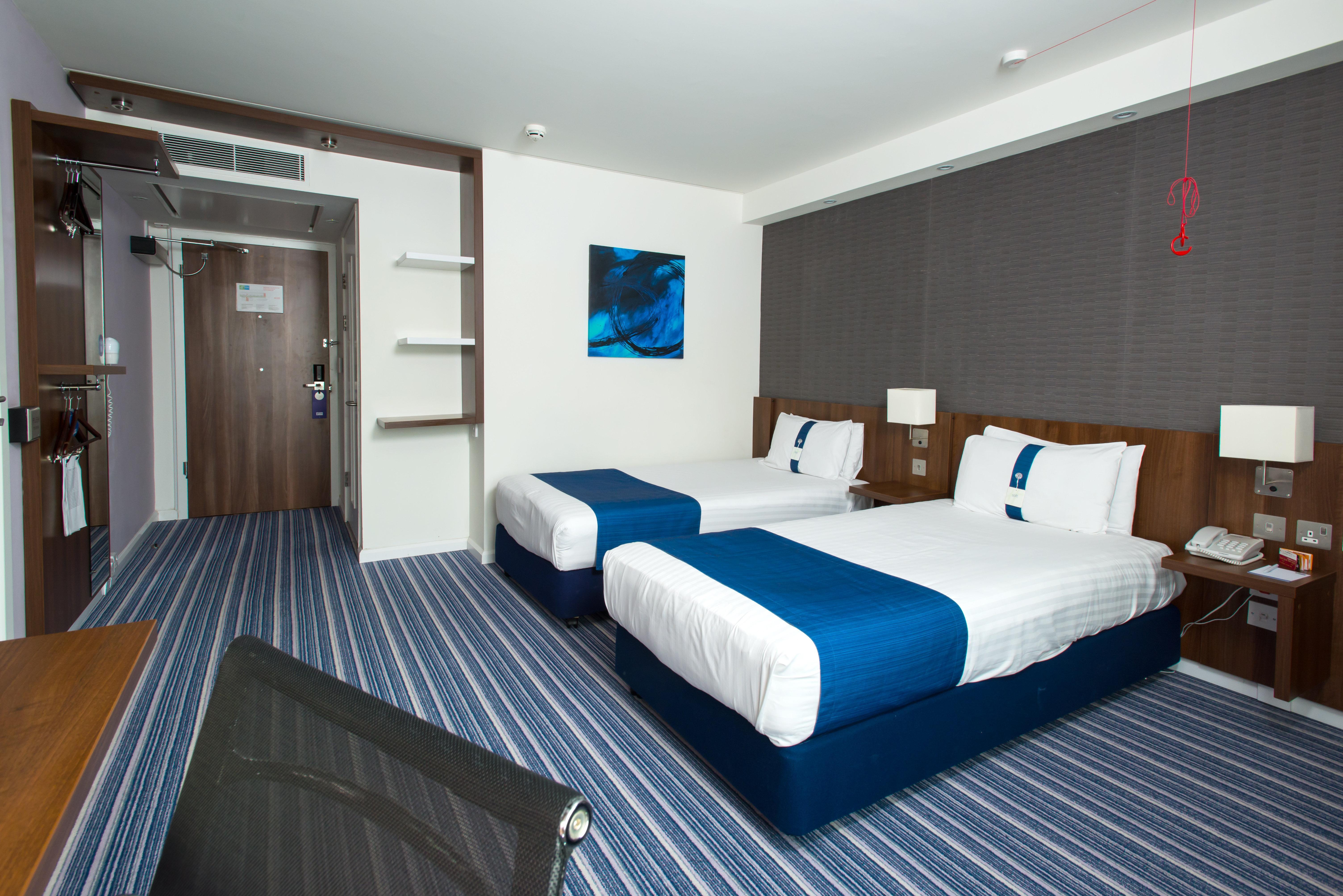 Holiday Inn Express Cambridge Duxford M11 Jct 10 By Ihg Extérieur photo