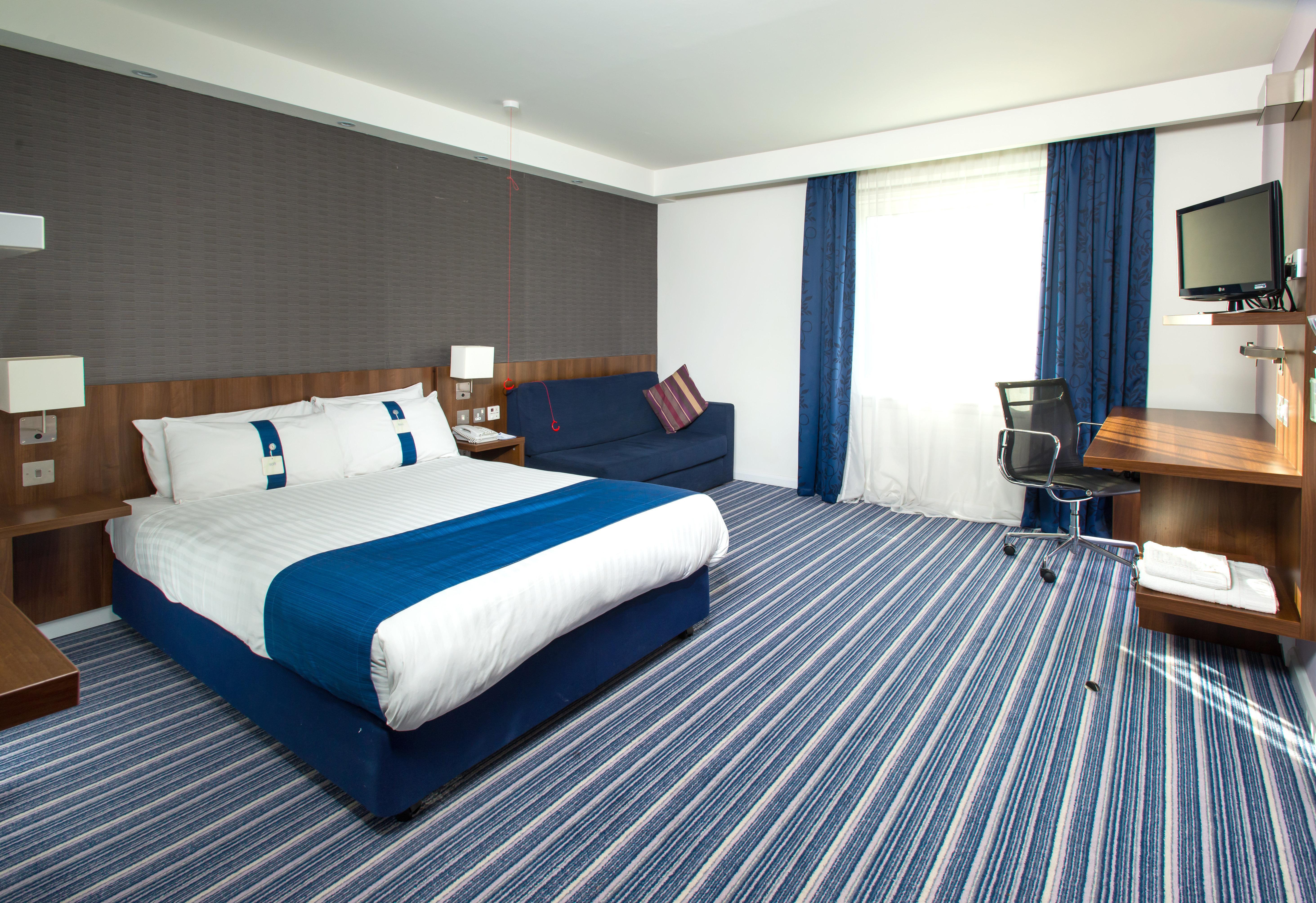 Holiday Inn Express Cambridge Duxford M11 Jct 10 By Ihg Extérieur photo