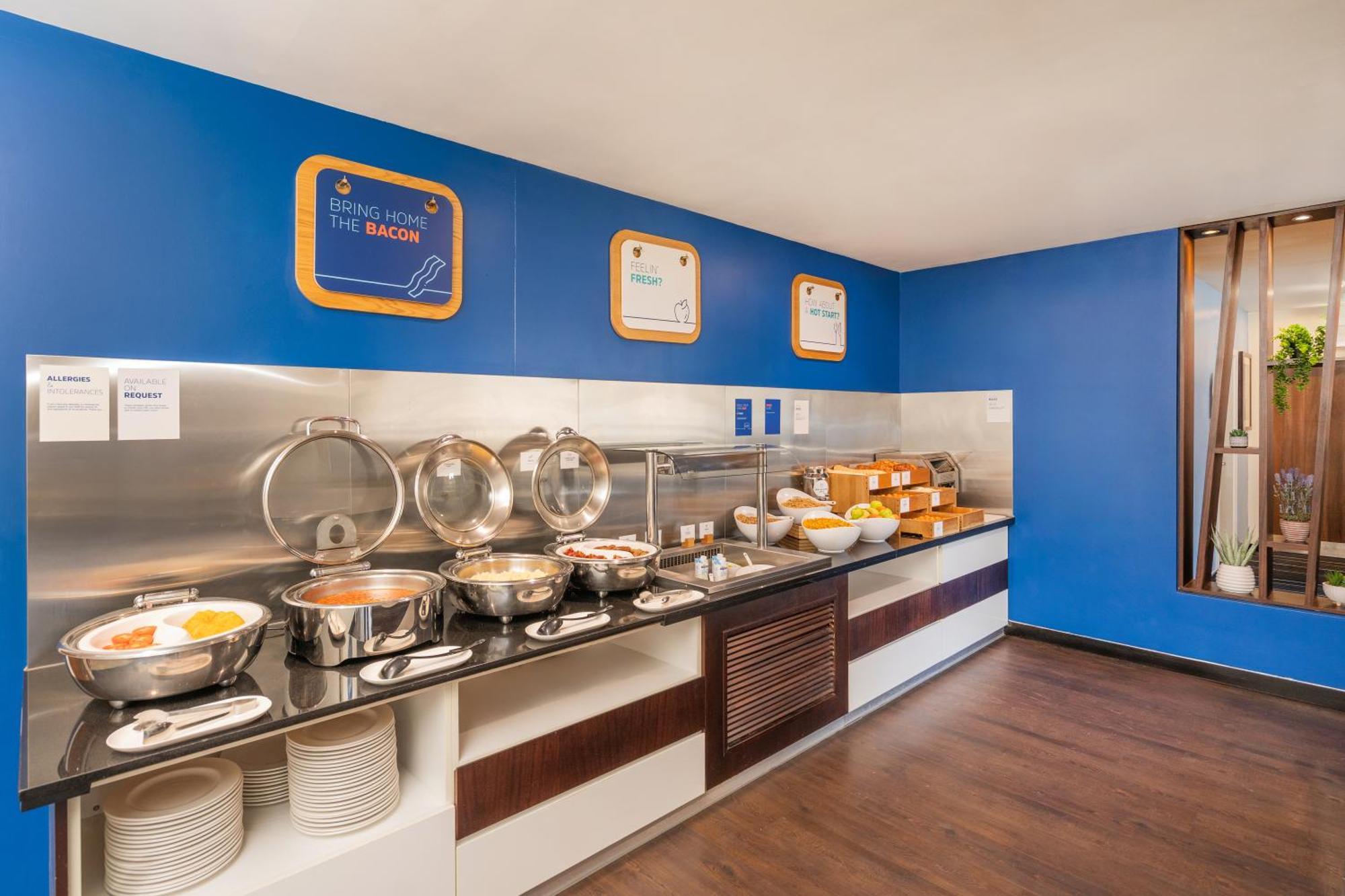 Holiday Inn Express Cambridge Duxford M11 Jct 10 By Ihg Extérieur photo