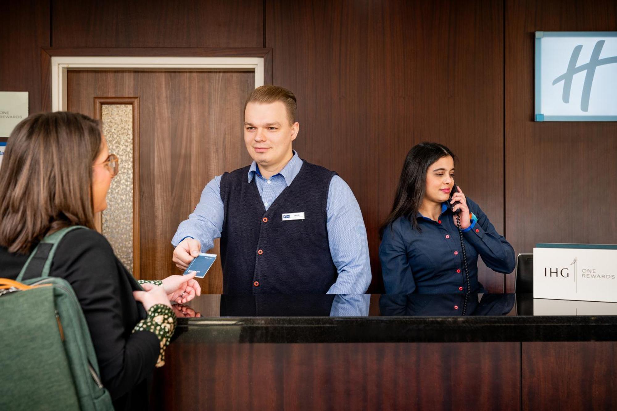 Holiday Inn Express Cambridge Duxford M11 Jct 10 By Ihg Extérieur photo