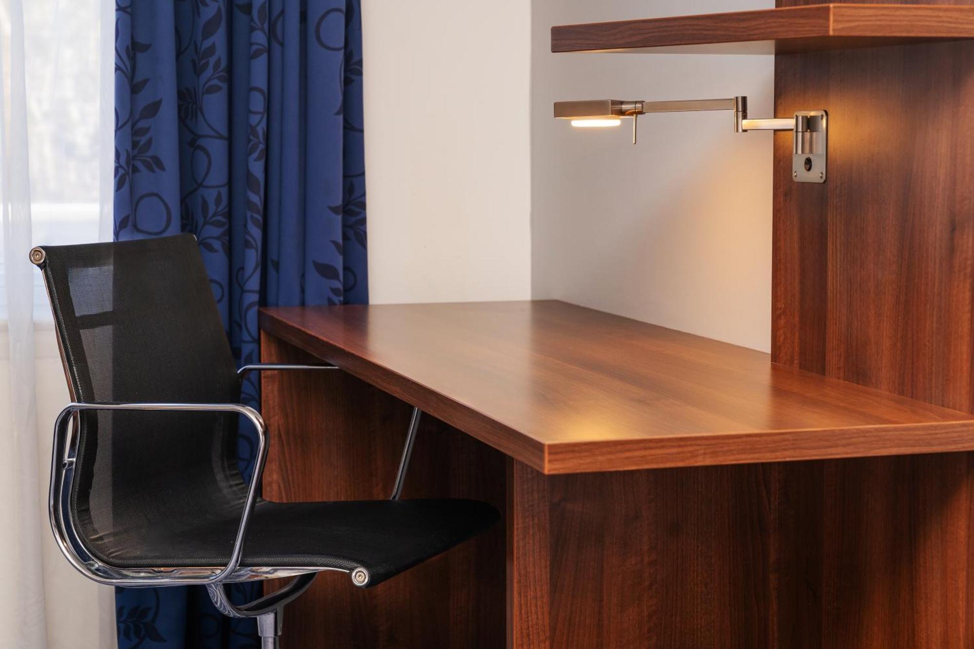 Holiday Inn Express Cambridge Duxford M11 Jct 10 By Ihg Extérieur photo