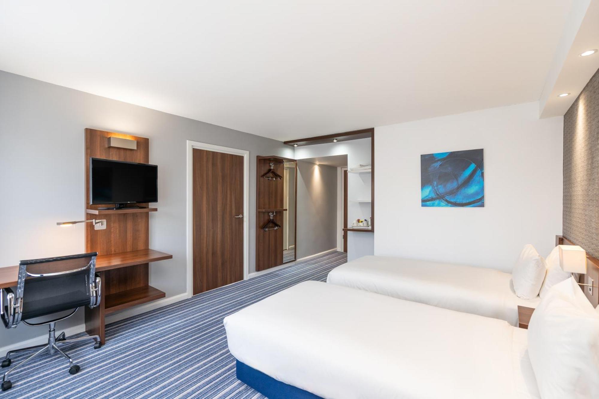 Holiday Inn Express Cambridge Duxford M11 Jct 10 By Ihg Extérieur photo