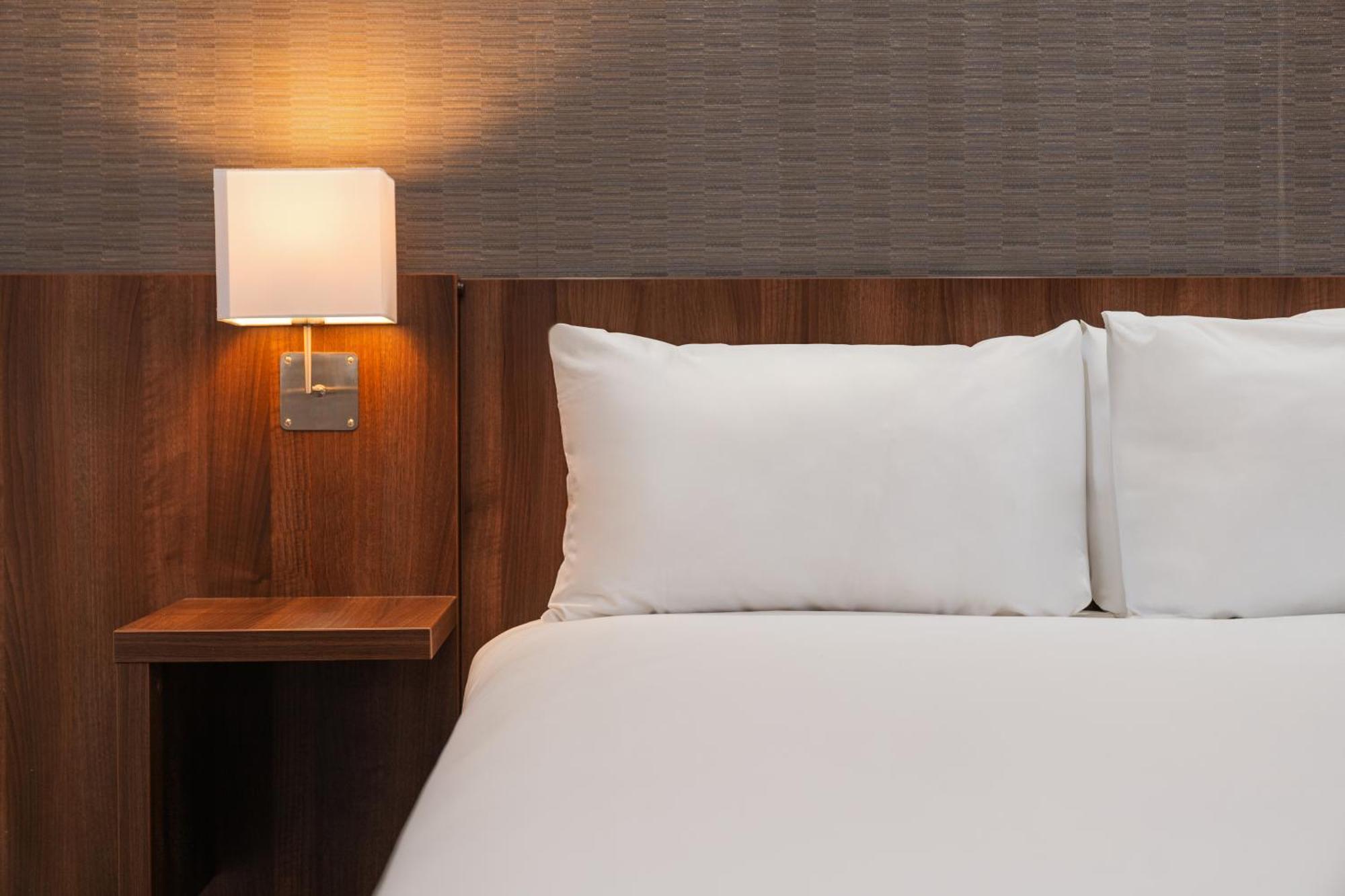 Holiday Inn Express Cambridge Duxford M11 Jct 10 By Ihg Extérieur photo