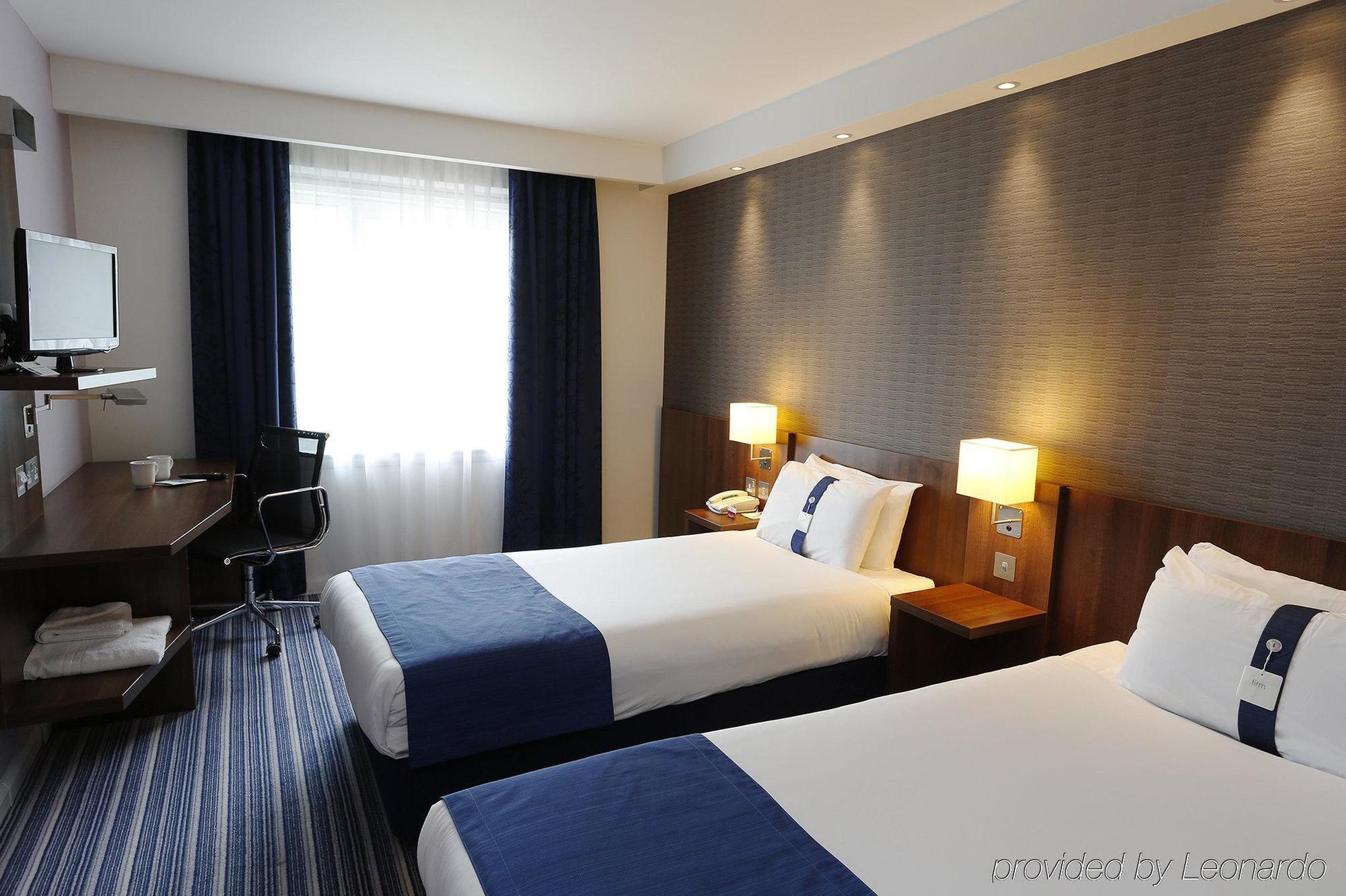 Holiday Inn Express Cambridge Duxford M11 Jct 10 By Ihg Extérieur photo