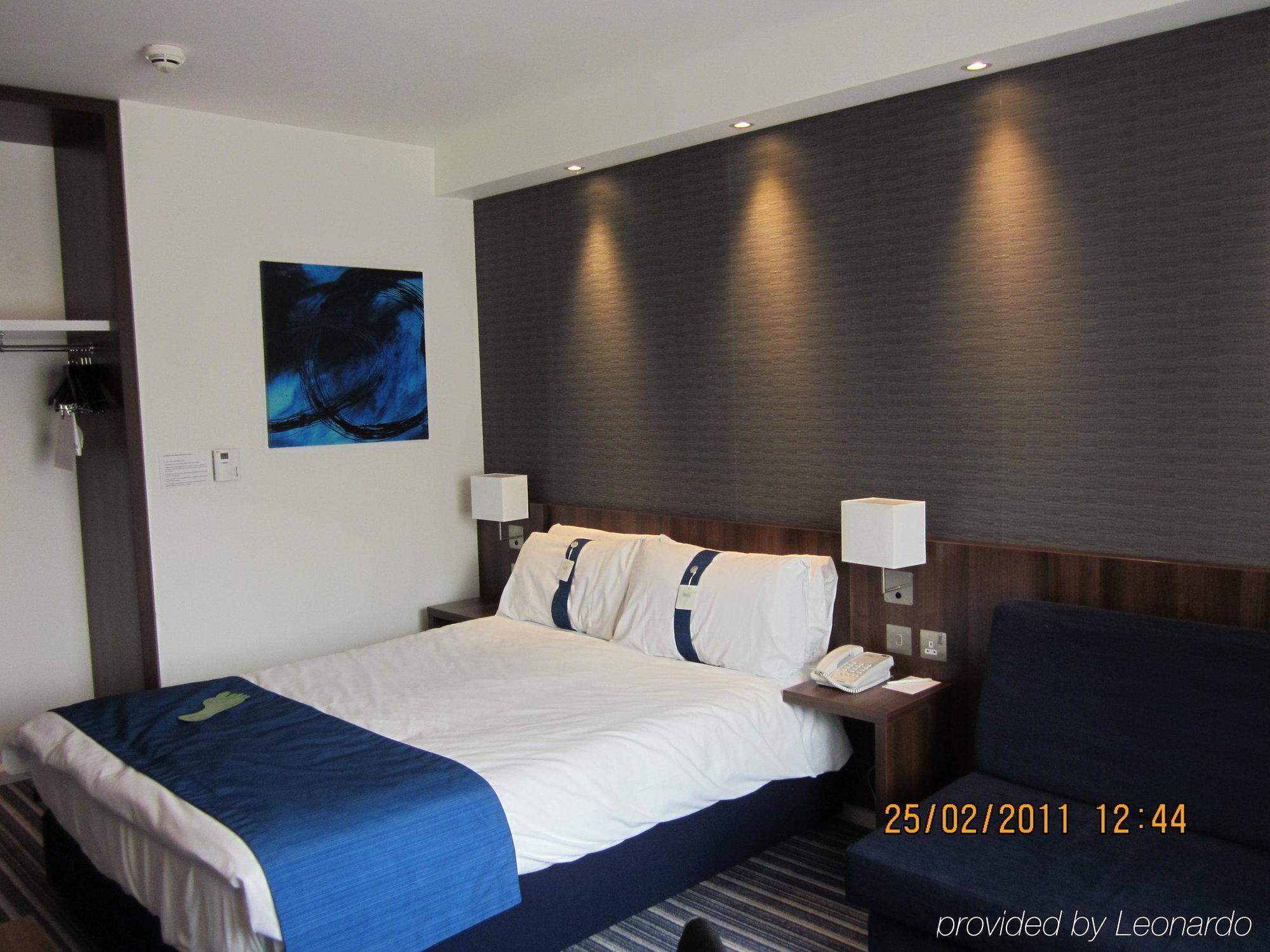 Holiday Inn Express Cambridge Duxford M11 Jct 10 By Ihg Extérieur photo
