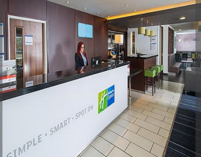 Holiday Inn Express Cambridge Duxford M11 Jct 10 By Ihg Extérieur photo